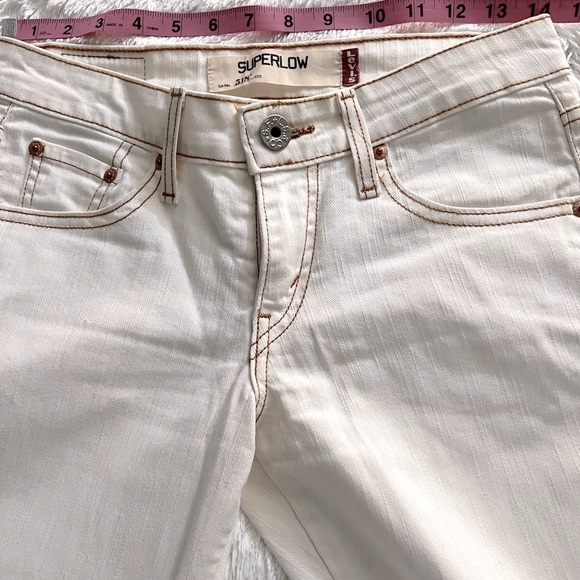 LEVI’S SUPERLOW CAPRI JEAN - Picture 9 of 11